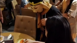 猪八戒闯进了食堂